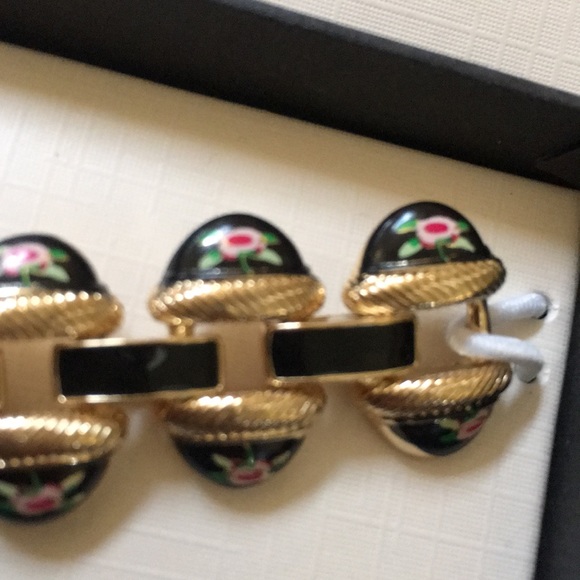 New Classic Napier Floral Bracelet - Picture 4 of 6